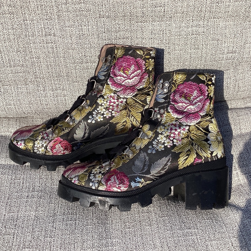 Gucci floral boot